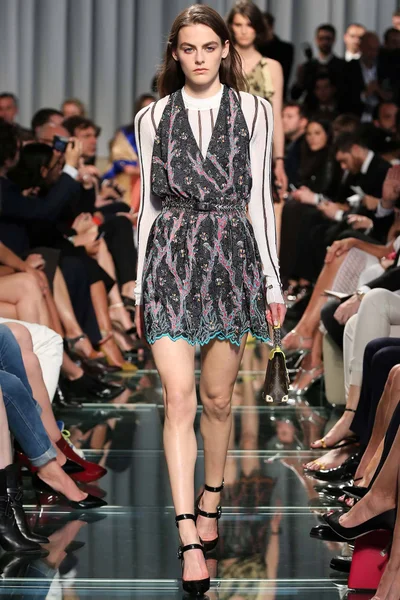 Look 43